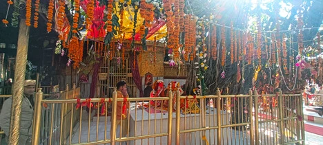 Mata Chhinamastika